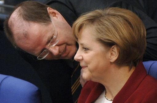 Kanzlerin Angela Merkel (CDU, rechts) und SPD-Kanzlerkandidat Peer Steinbrück  Foto: dpa