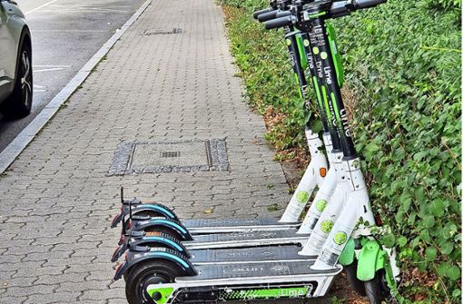 An dieser Stelle an der Vollmoellerstraße  in Stuttgart-Vaihingen dürfen nun keine E-Scooter mehr parken. Voi entschuldigt sich für die auf dem Radweg an der Kronprinzstraße geparkten Fahrzeuge. Foto: privat