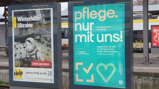 Flächendeckend wirbt der Gründungsausschuss für sein Projekt – hier am Stuttgarter Hauptbahnhof. Foto: dpa/Jens Kalaene