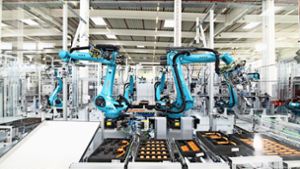 Hochautomatisiert: Robotereinsatz in der Fertigungshalle in Sachsenheim Foto: Dräxlmaier Group