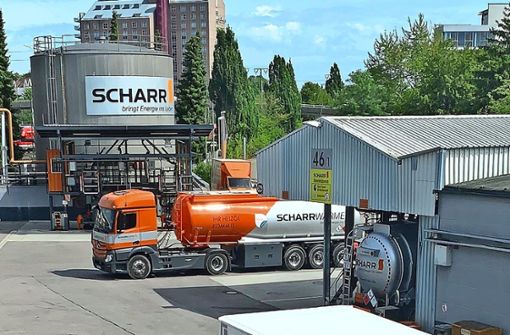 Das Betriebsgelände der Firma Scharr liegt  für die Versorgung   mit Brennstoffen in großen Mengen nahe der Bahngleise. Foto: Götz Schultheiss
