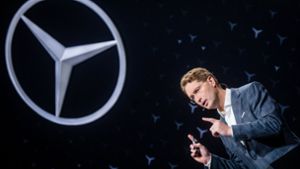 Mercedes-Chef Ola Källenius erfreut die Investoren mit einer höheren Dividende. Foto: dpa/Christoph Schmidt