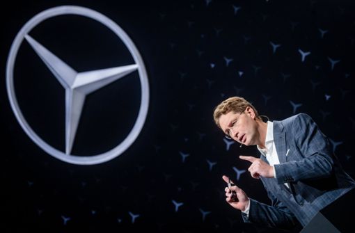 Mercedes-Chef Ola Källenius erfreut die Investoren mit einer höheren Dividende. Foto: dpa/Christoph Schmidt