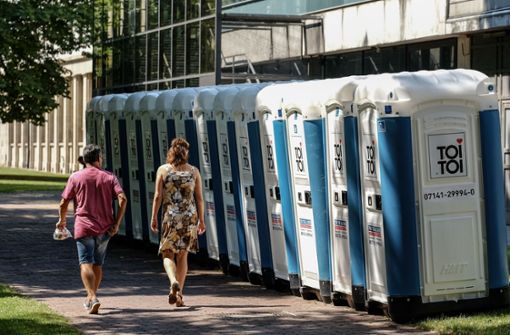 Mobile Toiletten am Eckensee für Veranstaltungen in der Stadtmitte Foto: Lichtgut/Max Kovalenko