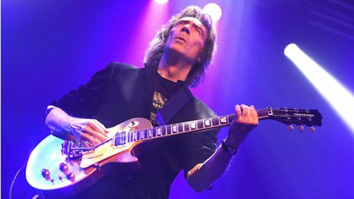 Ex-Genesis-Gitarrist Steve Hackett tritt am 19. Juli in Winterbach auf.  Foto: Veranstalter/Lee Milward