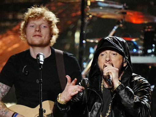 Ed Sheeran und Eminem 2022 gemeinsam auf der Bühne. Foto: getty/[EXTRACTED]: Jeff Kravitz/FilmMagic