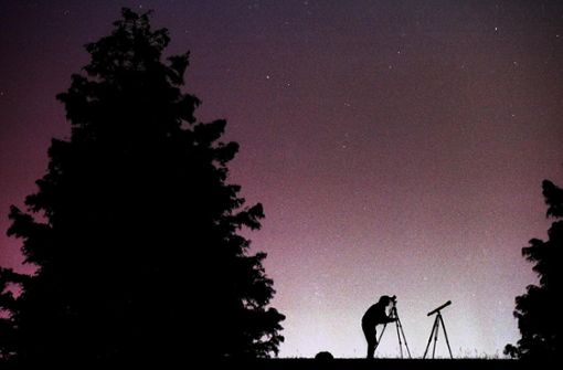 Am Nachthimmel sind in diesen Nächten zahlreiche Sternschnuppen zu sehen. Das liegt am Meteorstrom der Leoniden. Foto: dpa/Dave_Martin