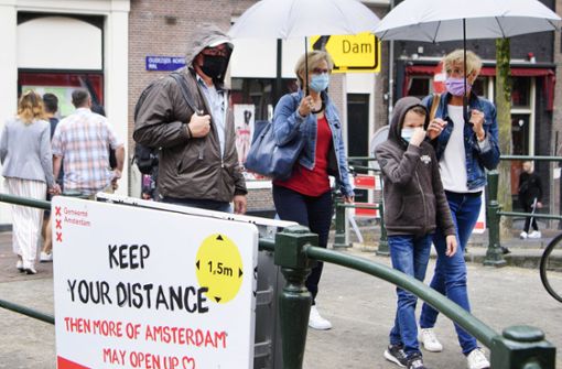 In Amsterdam gibt es ab Anfang August eine Maskenpflicht an belebten Plätzen. Foto: imago images/Hollandse Hoogte