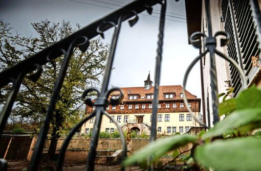 Was passiert mit dem Schönbühl-Areal?  Darüber sind sich der Eigentümer des ehemaligen Jugendheimgeländes und die Stadt Weinstadt offenbar nicht ganz einig. Foto: Gottfried Stoppel