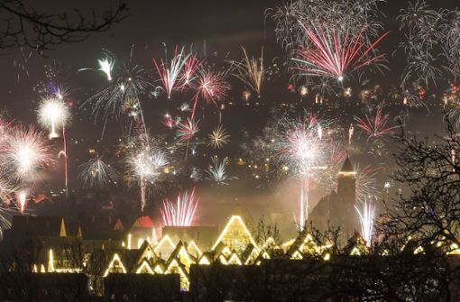 Neben großen Partys müssen man aus Sicht der Grünen auch das Feuerwerk in diesem Jahr verbieten. (Archivbild) Foto: factum/Simon Granville
