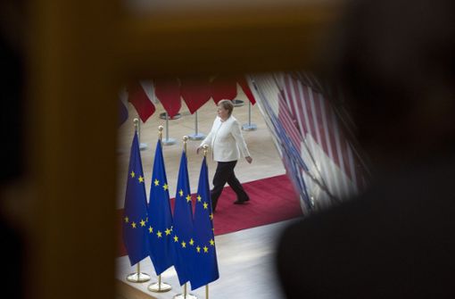 Die Kanzlerin in Brüssel: Die  Europawahl mit ihrer überraschend hohen Wahlbeteiligung hätte der EU neuen Schwung geben können – der erste Gipfel danach bringt das Gegenteil: Blockade und undurchsichtige Machtkämpfe. Foto: Virginia Mayo/dpa