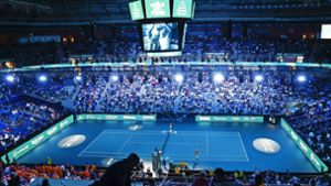 Grelles Scheinwerferlicht und große finanzielle Versprechen: Trotzdem kommen kaum Fans zur Daviscup-Endrunde. Foto: IMAGO/Juergen Hasenkopf