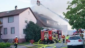 Im Neuenbürger Ortsteil Dennach brach am Donnerstagabend ein Feuer aus. Foto: SDMG/Gress