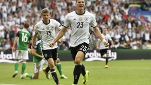 So sehen ihn die deutschen Fans am liebsten: Mario Gomez bejubelt ein Tor. Foto: AP