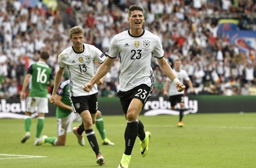 So sehen ihn die deutschen Fans am liebsten: Mario Gomez bejubelt ein Tor. Foto: AP
