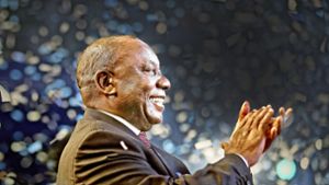 Südafrikas Präsident Ramaphosa geht gegen seine eigenen Parteikollegen vor. Foto: AP/Ben Curtis