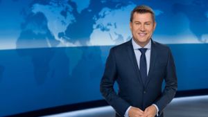 Als Tagesschau-Chefsprecher ist Jens Riewa deutschlandweit bekannt. Daneben unternimmt er gerne Ausflüge ins Unterhaltungsfernsehen. Foto: NDR/Thorsten Jander
