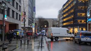Großes Polizeiaufgebot in der Lautenschlagerstraße Foto: Andreas Rosar