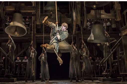 David Jakobs als Quasimodo in dem Musical „Der Glöckner von Notre Dame“, das im nächsten Jahr von München nach Stuttgart wechselt. Foto: Stage Entertainment