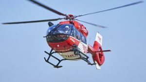 Ein Hubschrauber brachte den Verletzten in ein Krankenhaus (Symbolbild). Foto: dpa/Bert Spangemacher