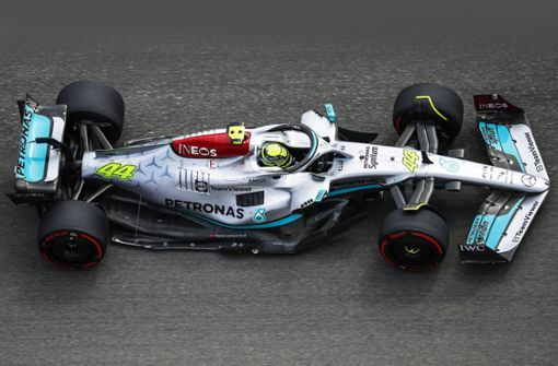 Lewis Hamilton auf verlorenem Posten: Das aerodynamische Konzept des Mercedes W13 mit extrem schmalen Seitenkästen erwies sich in dieser Saison als Flop. Foto: IMAGO/HochZwei