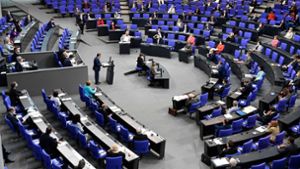 Wir tragen die Beschlüsse des Bundestags zusammen. Foto: AFP/TOBIAS SCHWARZ