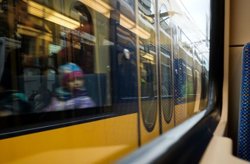 Wer mit der Stadtbahn unterwegs ist, muss sich auf höhere Preise einstellen. Der VVS erhöht die Tarif zum 1. April 2020 um durchschnittlich 2,66 Prozent. Foto: Lichtgut/Max Kovalenko