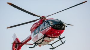 Die 67-Jährige wurde mit dem Hubschrauber ins Krankenhaus gebracht (Symbolbild). Foto: picture alliance/dpa/Felix Heyder