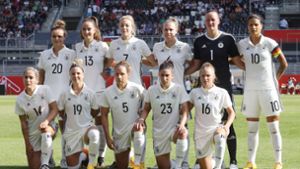 Mannschaftsfoto der DFB-Frauennationalmannschaft vor dem Spiel gegen Brasilien am 5. Juli in Sandhausen. Foto: Pressefoto Baumann
