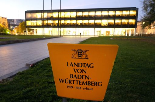 Wer im Landtag von Baden-Württemberg arbeiten will, muss sich künftig genauer durchleuchten lassen. Foto: dpa