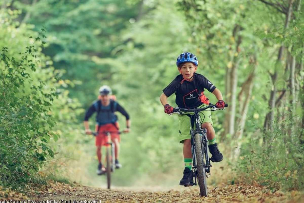 Mit ein paar kleinen Tricks gelingt es spielend, Kindern die Freude am Radfahren zu vermitteln.