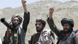 Talibankämpfer haben an zwei Orten in Afghanistan mehr als 30 Menschen getötet. (Symbolbild) Foto: AP