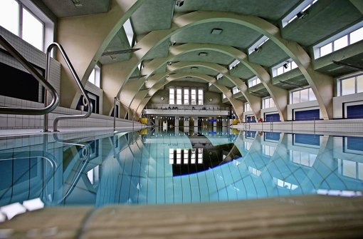 Das Bad ist bereits 1991 saniert worden. Damals wurde das 50-Meter-Becken aufgeteilt in ein Sprung-, ein Kinder-  und ein 25-Meter-Schwimmbecken. Foto: Michael Steinert