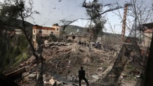 Bei zwei Luftangriffen wurden am Mittwochabend nach libanesischen Angaben mindestens neun Menschen getötet. Foto: Mohammad Zaatari/AP/dpa