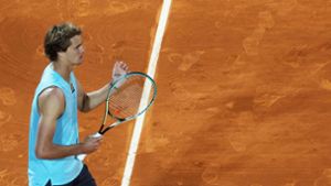 Olympiasieger Zverev ist nach dem überraschend frühen Ausscheiden des Weltranglisten-Ersten Novak Djokovic der am höchsten platzierte Spieler im Feld. Foto: AFP/VALERY HACHE