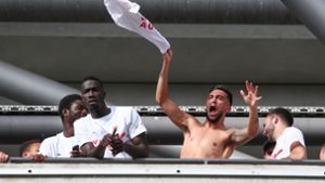 Nicolas Gonzalez bejubelt den Aufstieg mit dem VfB Stuttgart Foto: dpa/Tom Weller