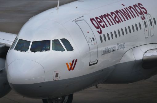 Sechs Menschen, darunter auch drei Besatzungsmitglieder hatten kurz nach dem Start über Unwohlsein geklagt. Der Pilot entschied sich daraufhin den Flug nach Stockholm abzubrechen. Foto: dpa