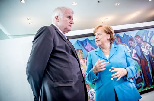 Morgens haben sich Merkel und Seehofer kurz getroffen, dann gehen sie getrennte Wege. Foto: dpa