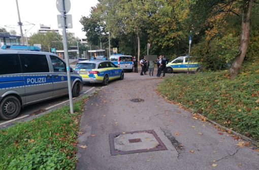 Die Polizei rückte am Sonntagnachmittag zu einem Großeinsatz nach Botnang aus. Foto: privat