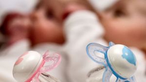 Wer Zwillinge zur Welt bringt, wird oft nach künstlicher Befruchtung gefragt. Foto: dpa/Patrick Pleul