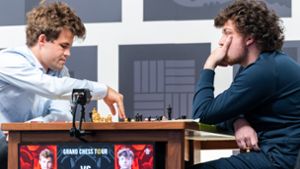 Magnus Carlsen (links) wirft Hans Niemann Betrug vor. Foto: dpa/Crystal Fuller