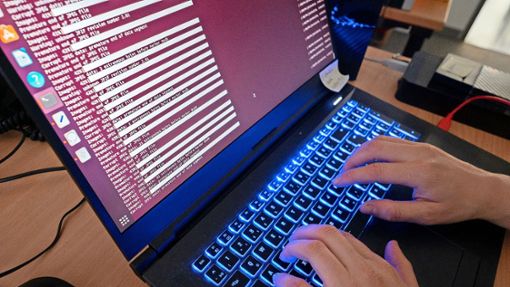 EU will öffentliche Einrichtungen mit neuen Regelungen besser gegen Cyberattacken schützen. Foto: dpa/Julian Stratenschulte