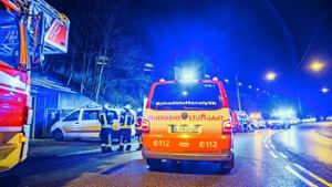 Konvoi der  Helfer- und Unfalldienstfahrzeuge in der Nacht zum Mittwoch an der Neuen Weinsteige Foto: 7aktuell.de/Adomat