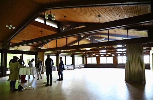OB Zull will den Saal des Waldschlössles  wieder benutzbar machen –  sowohl fürs Waldheim als auch  für private Feste. Foto: Patricia Sigerist