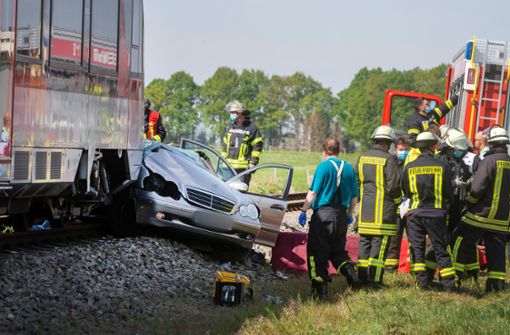Drei Insassen des Autos starben bei dem Unfall. Foto: dpa/Arnulf Stoffel