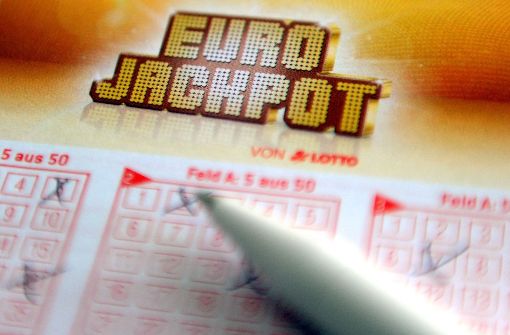 Der Gewinner des Euro-Jackpots will einen Teil seines Gewinnes spenden. Foto: dpa