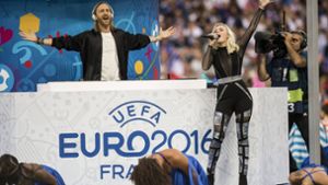 David Guetta und Zara Larsson beim EM-Finale 2016 in Paris. Foto: imago images/IBL
