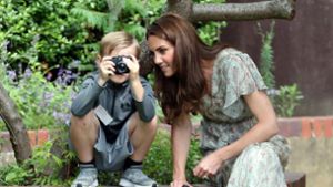 Zartes Chiffon, flatterige Ärmel: Herzogin Kate zeigt, wie ein guter Sommerlook geht. Foto: Getty Images