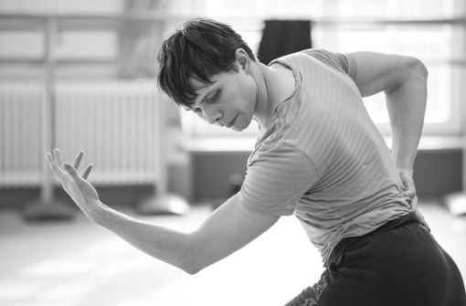 Der Choreograf Louis Stiens bei der Probenarbeit im Ballettsaal Foto: © Carlos Quezada