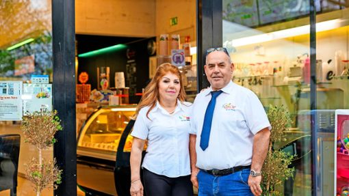 Der Geschäftsführer, Salvatore Militello, und seine Frau Saveria freuen sich auf den Umzug – ist der neue Stadtort doch eine Premiumadresse für seine Eisdiele. Foto: /Stefanie Schlecht